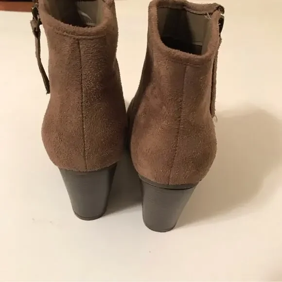 GC Shoes Heeled Booties - Picture 4 of 8